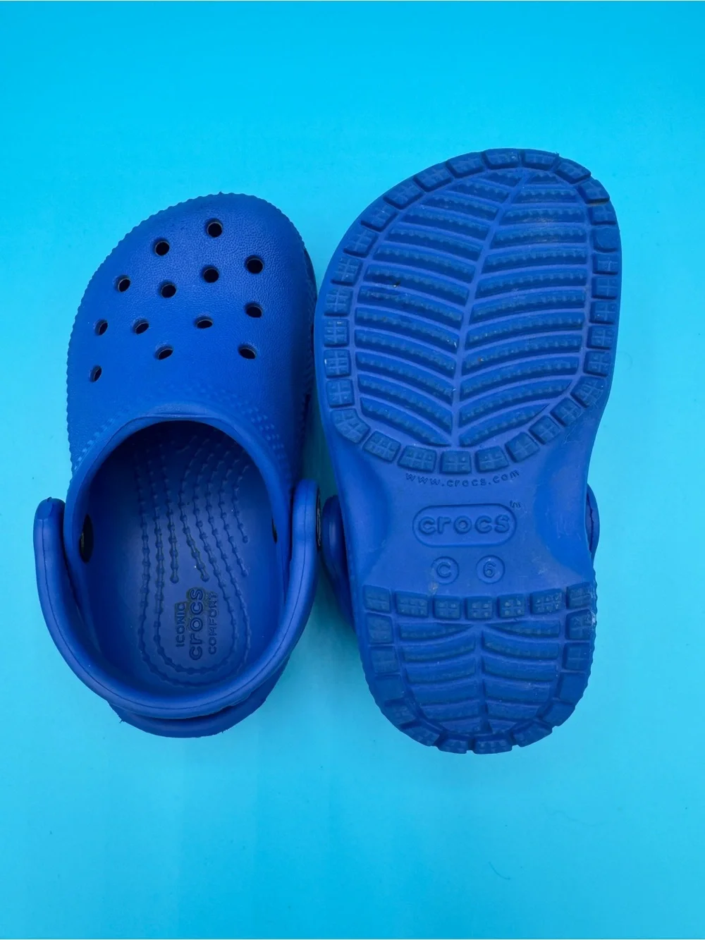 CROCS Kids Classic Clog in Bright Blue